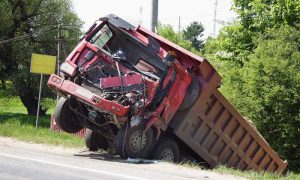 Read more about the article As Dump Trucks Grow Longer, Tip-overs Increase