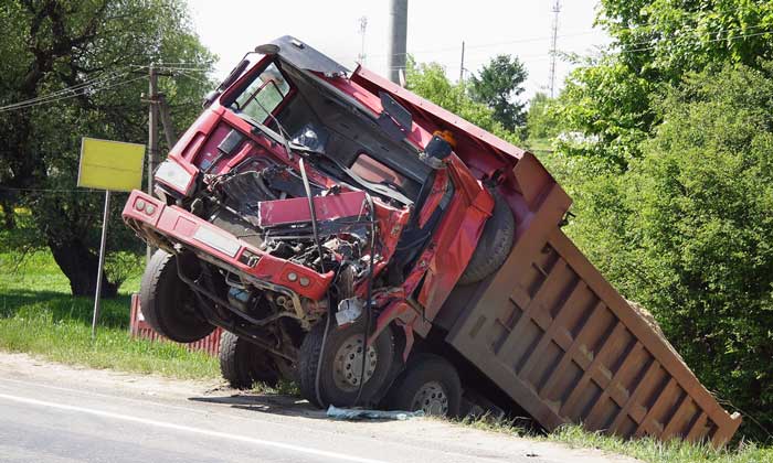 Read more about the article As Dump Trucks Grow Longer, Tip-overs Increase