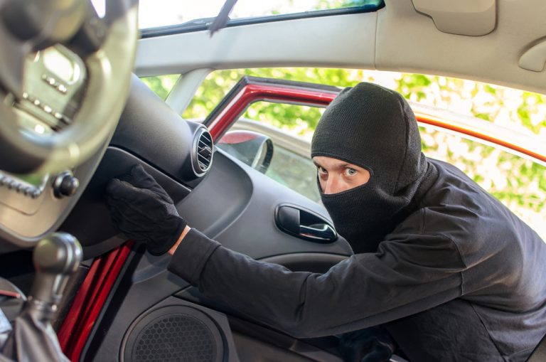 Read more about the article Your Car Is Rich Target for Information Thieves